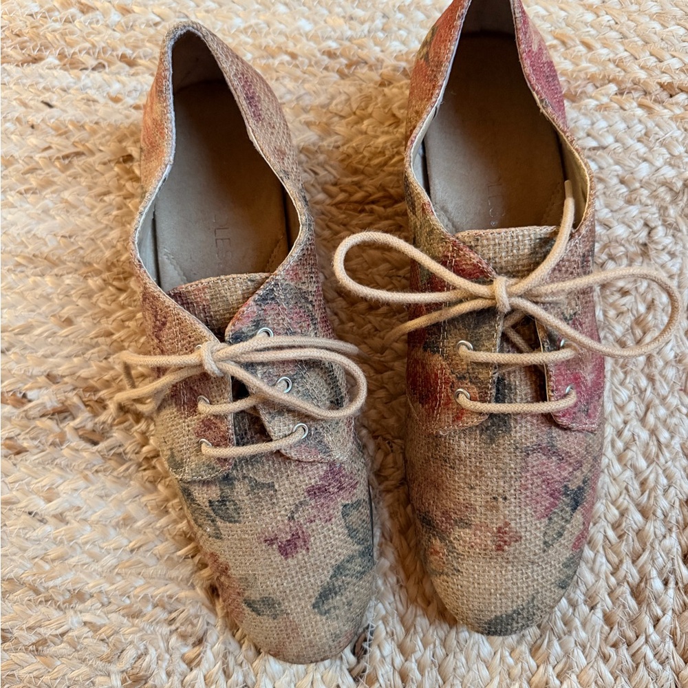 Vintage Floral Tapestry Shoes